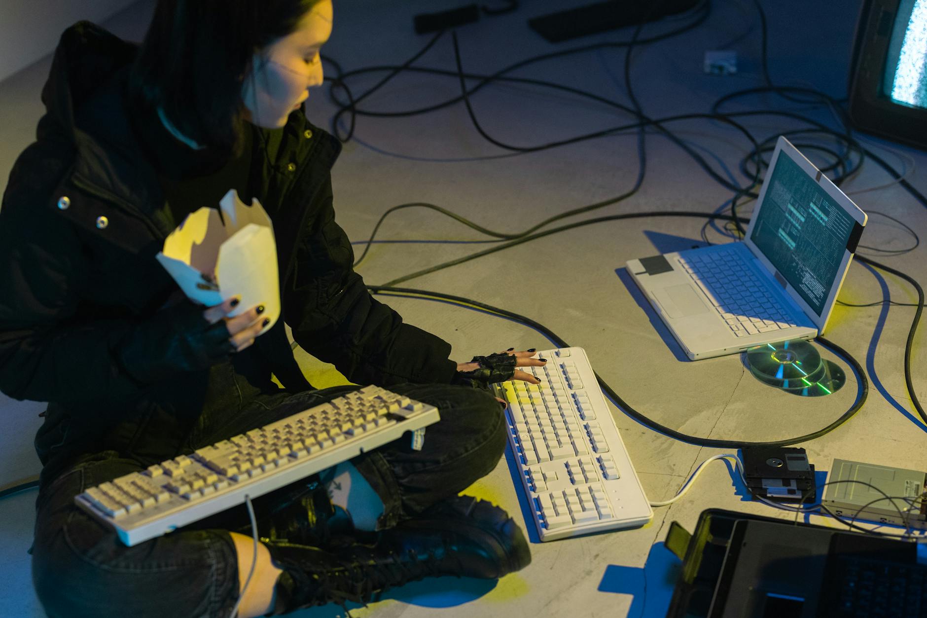 A programozható világítás sötét oldala: Így építs saját, hardveres szivárgás-figyelőt az okosotthonodban, ami leleplezi az adatgyűjtő kütyüket