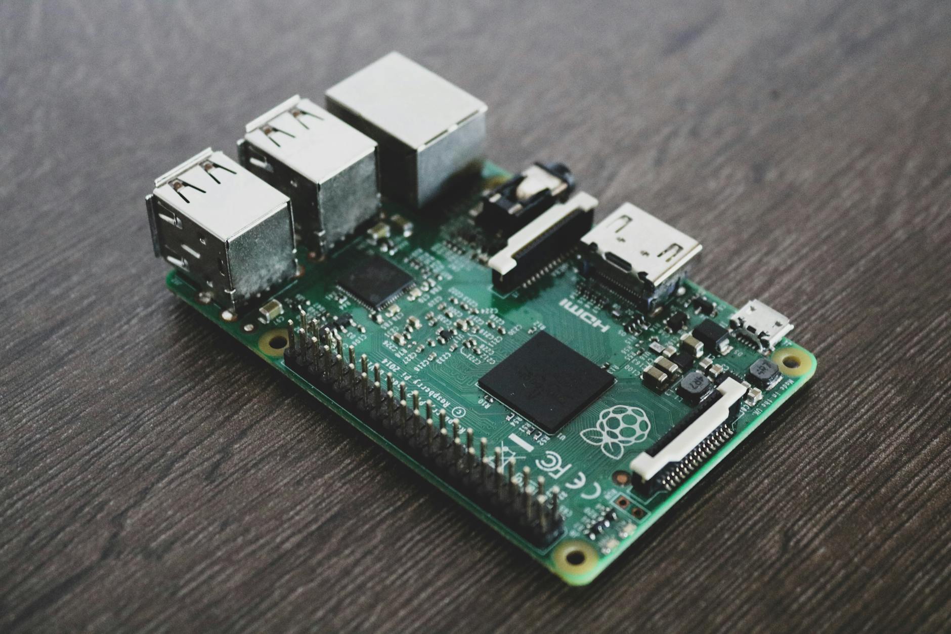 Építs saját, filléres távvezérelt KVM-switch-et Raspberry Pi Zero-val: Így érd el a BIOS-t a világ bármely pontjáról