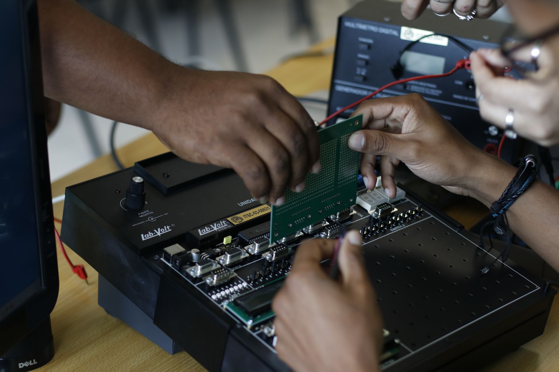 Fizikai adatmegsemmisítés otthon: Így építs saját, ipari szintű elektromágneses 