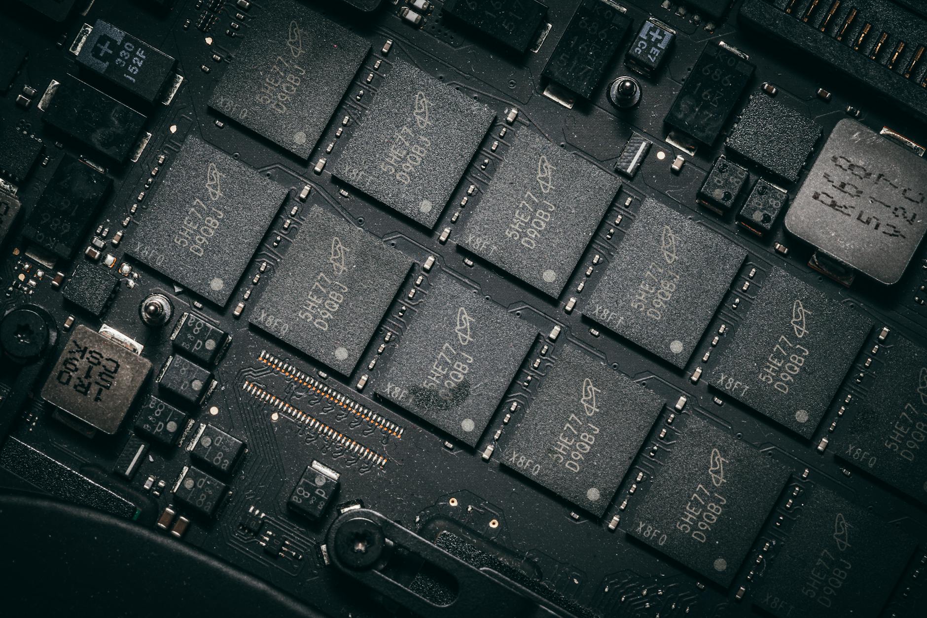 Kvantumszámítástechnika a nappaliban: Így építs saját, szupravezető nélküli Qubit-szimulátort és logikai kaput FPGA-n és szoftveres emuláción keresztül