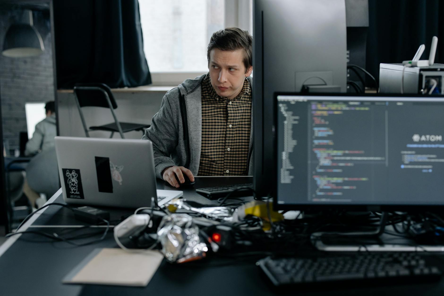 Kvantumszámítógép-szimuláció saját otthoni szerveren: Így futtass valódi qubit-algoritmusokat klasszikus CPU-kon a Qiskit és Docker segítségével