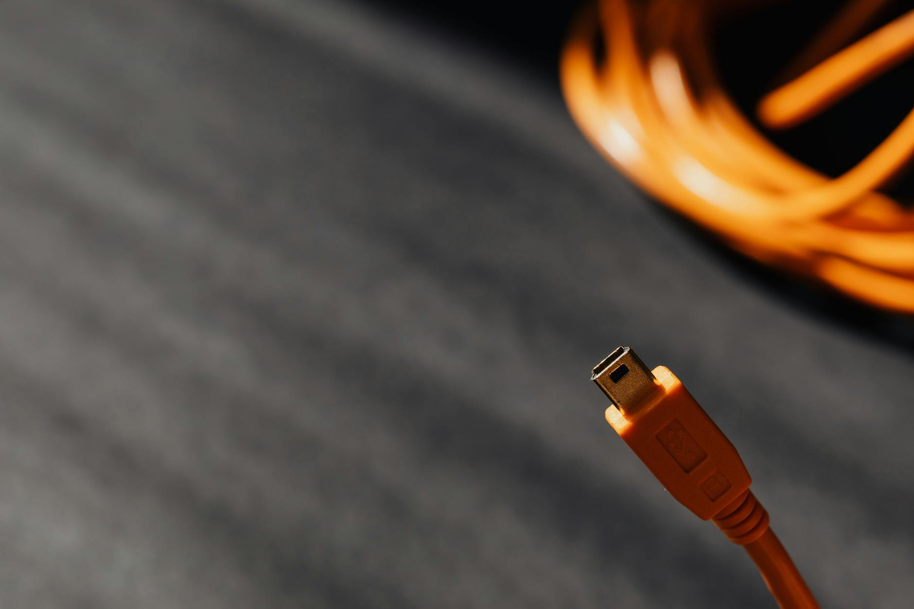 Ne építs, hanem elemezz: Így derítsd ki egy olcsó USB-s oszcilloszkóppal, hogy a kínai töltőid valóban túlfeszültség-védettek-e, vagy csak tűzveszélyesek