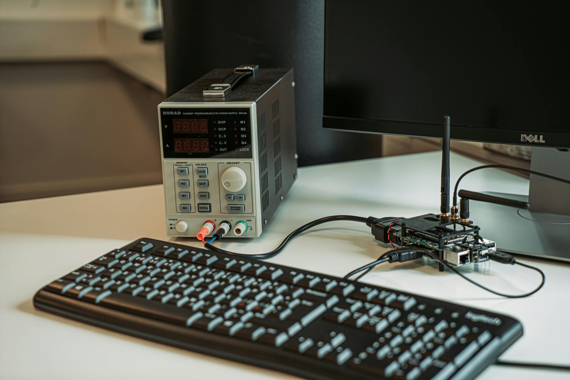 Saját fejlesztésű, elosztott energiafelügyeleti rendszer: így alakíts át egy Arduino-t a házad teljes elektromos fogyasztásának valós idejű, grafikus monitorozására