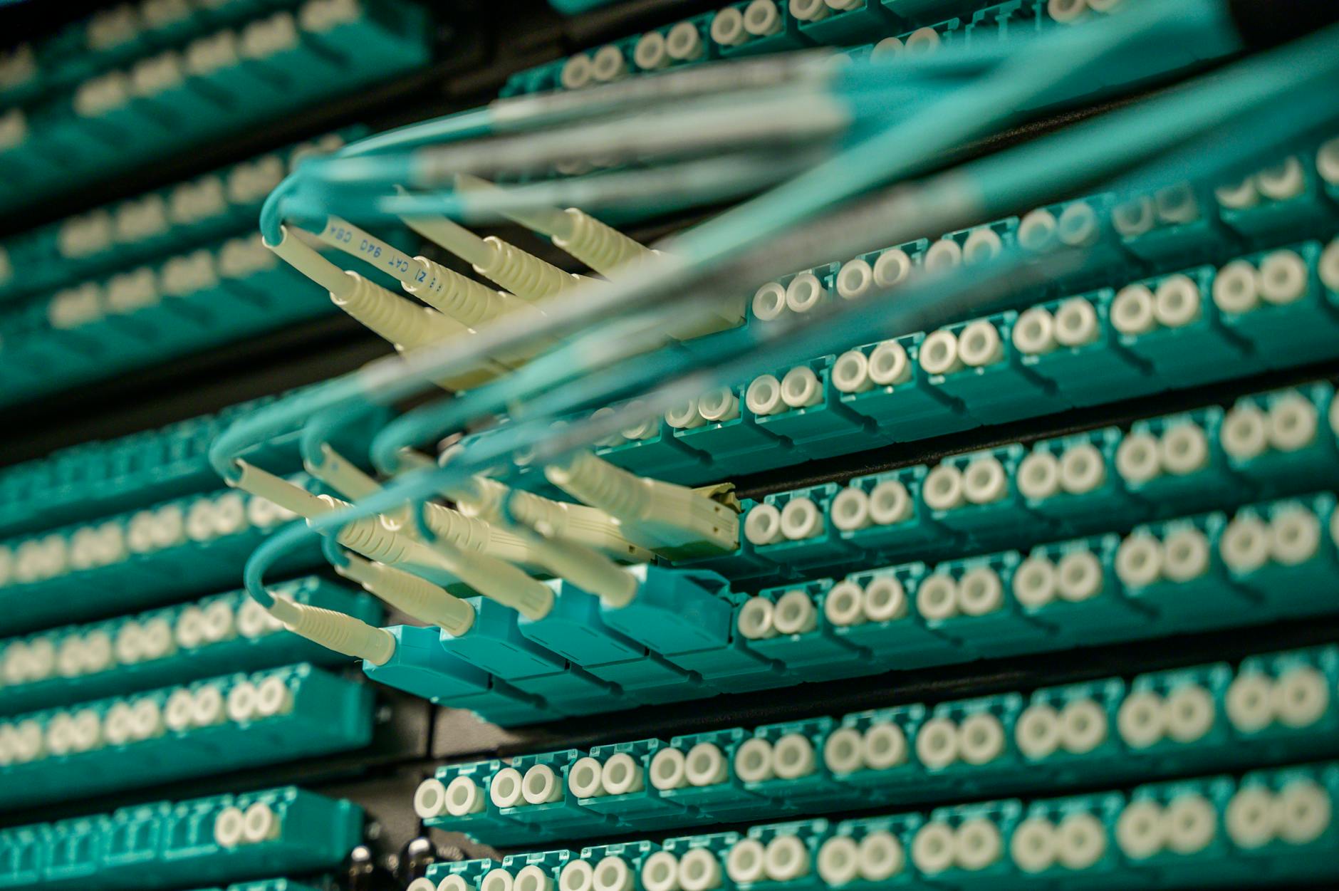 Saját fejlesztésű, hardveres LoRa-alapú mesh-hálózat építése: Hogyan kommunikálj az internet teljes megkerülésével, ha összeomlik a globális infrastruktúra?