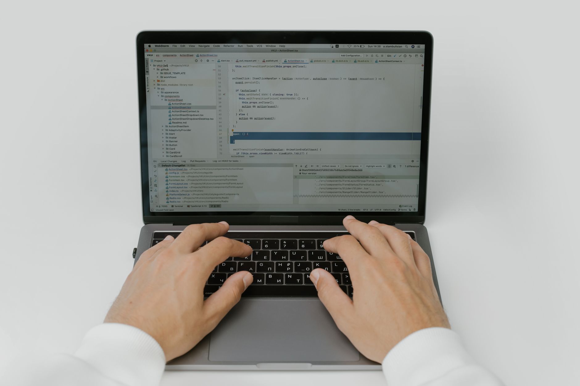 Színfalak mögötti szoftver-tuning: Így írd felül a monitorod firmware-jét az egyedi frissítési frekvencia és a színtér-kiterjesztés eléréséhez